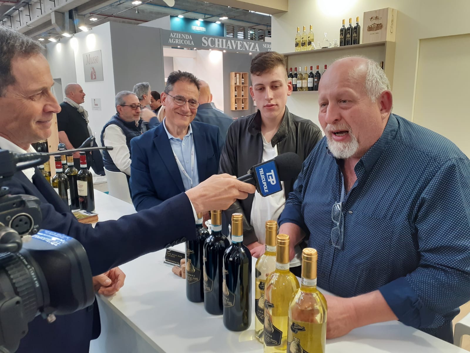 GeneSimmonsMoneyBagWine.com