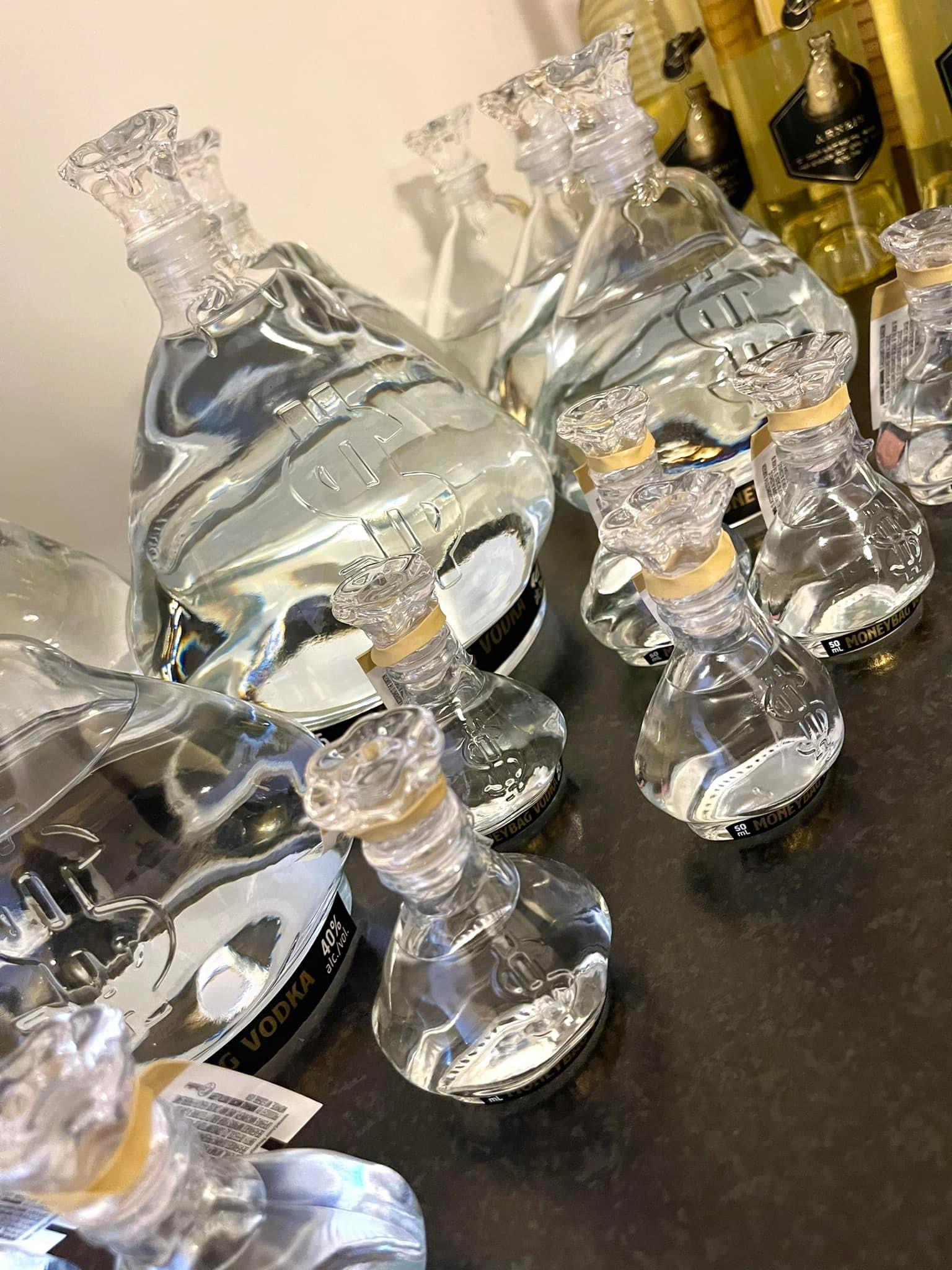 GeneSimmonsMoneyBagWine.com